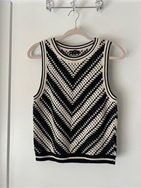 GAP Black & Cream Chevron Knit V-Neck Tank